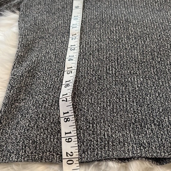 Liz Claiborne Turtleneck Sweater Size Petite Medium - Picture 5 of 5